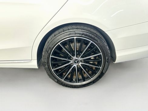Used 2019 Mercedes-Benz C 300 Sedan image 11