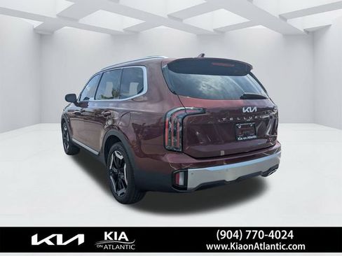Used 2024 Kia Telluride EX w/ EX Captain's Chair Package FWD image 5