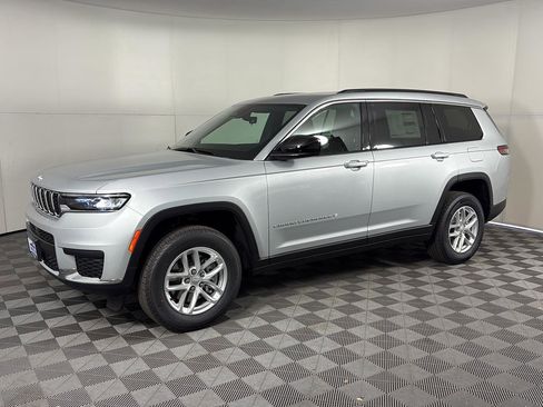 New 2025 Jeep Grand Cherokee L Laredo image 1