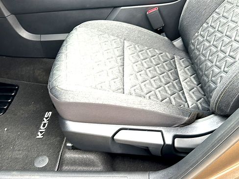 New 2026 Nissan Kicks SV w/ SV Premium Package FWD image 12