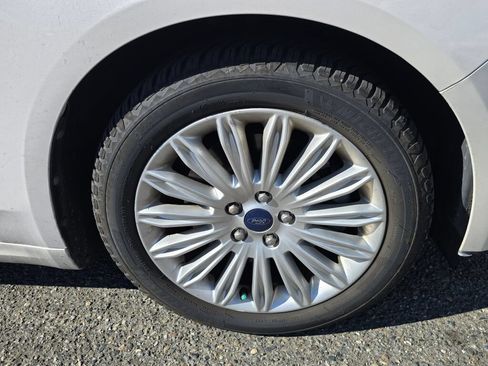 Used 2013 Ford Fusion Energi Titanium w/ Driver Assist Pkg FWD image 5