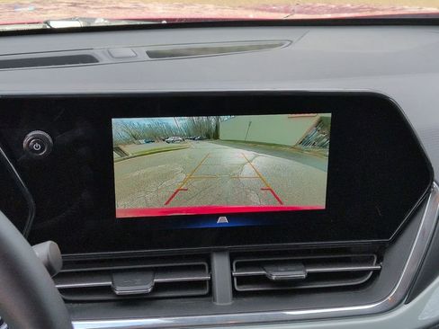 Used 2025 Chevrolet Trax LT w/ LT Convenience Package image 23