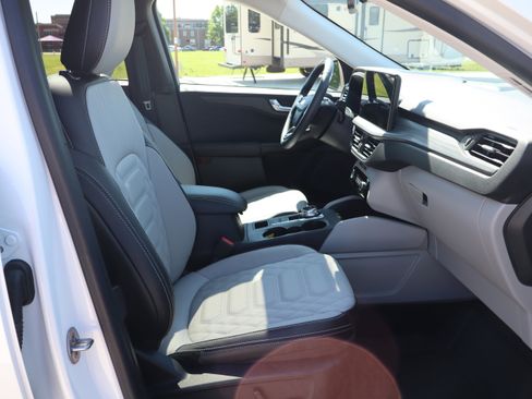 Used 2024 Ford Escape Platinum w/ Premium Technology Package AWD/4WD image 12