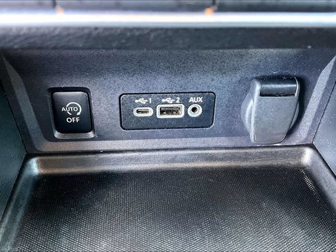 Used 2024 Nissan Sentra SV FWD image 16
