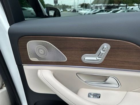 Used 2025 Mercedes-Benz GLS 450 4MATIC image 42