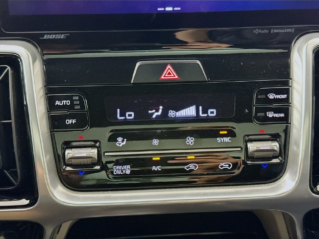 Used 2022 Kia Sorento SX Prestige w/ Panoramic Sunroof Package AWD/4WD image 16