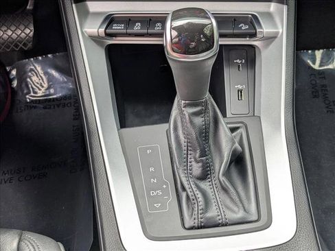 Used 2021 Audi Q3 2.0T Premium image 12