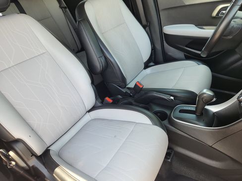 Used 2020 Chevrolet Trax LT w/ Driver Confidence Package AWD/4WD image 15