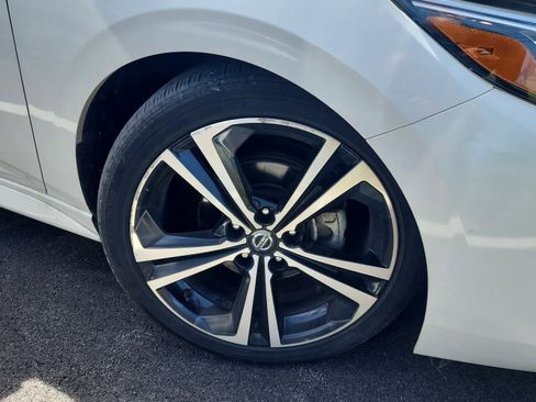 Used 2021 Nissan Sentra SR FWD image 9