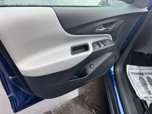 Used 2023 Chevrolet Equinox LT image 18