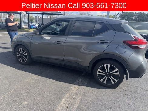 Used 2018 Nissan Kicks SV image 5