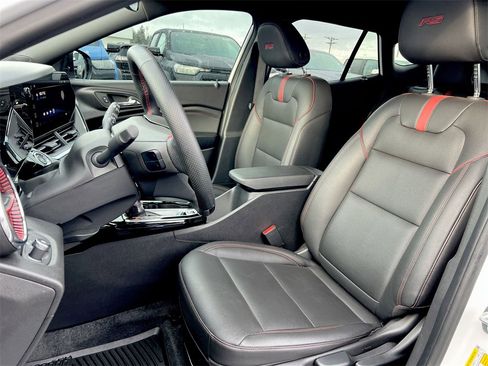 Certified 2025 Chevrolet Trax RS w/ Driver Confidence Package image 17