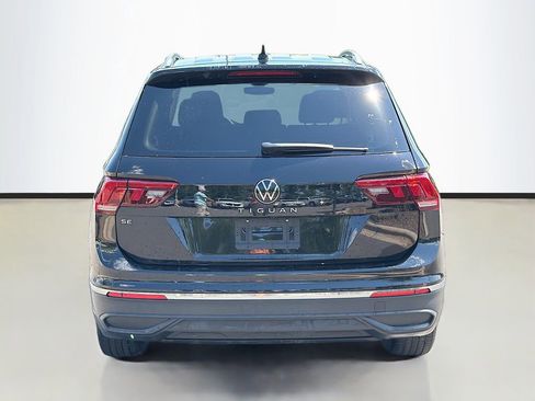 Used 2023 Volkswagen Tiguan SE FWD image 6