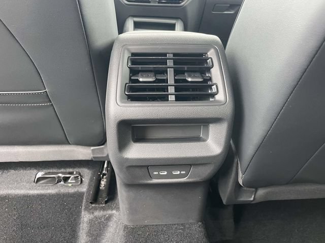 Certified 2026 Volkswagen Tiguan SE FWD image 14