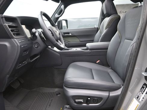 New 2026 Lexus GX 550 image 13