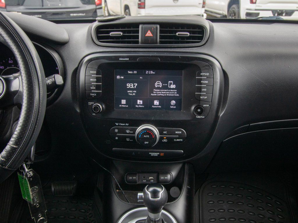 Used 2018 Kia Soul + FWD image 21