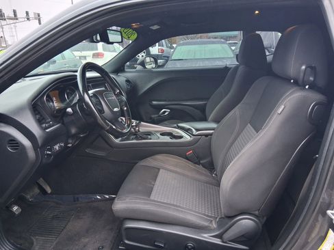 Used 2019 Dodge Challenger SXT image 12