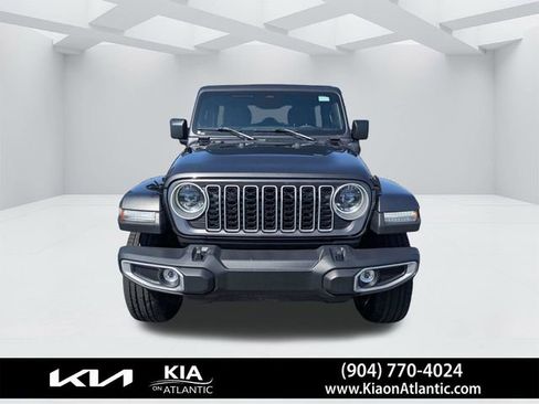 Used 2025 Jeep Wrangler Unlimited Sahara w/ Safety Group image 8