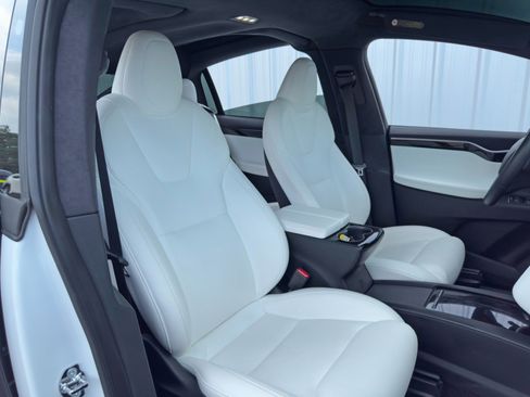Used 2020 Tesla Model X Long Range image 37