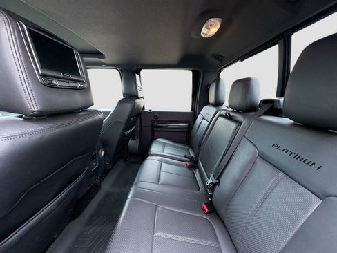 Used 2015 Ford F450 4x4 Crew Cab Super Duty image 28