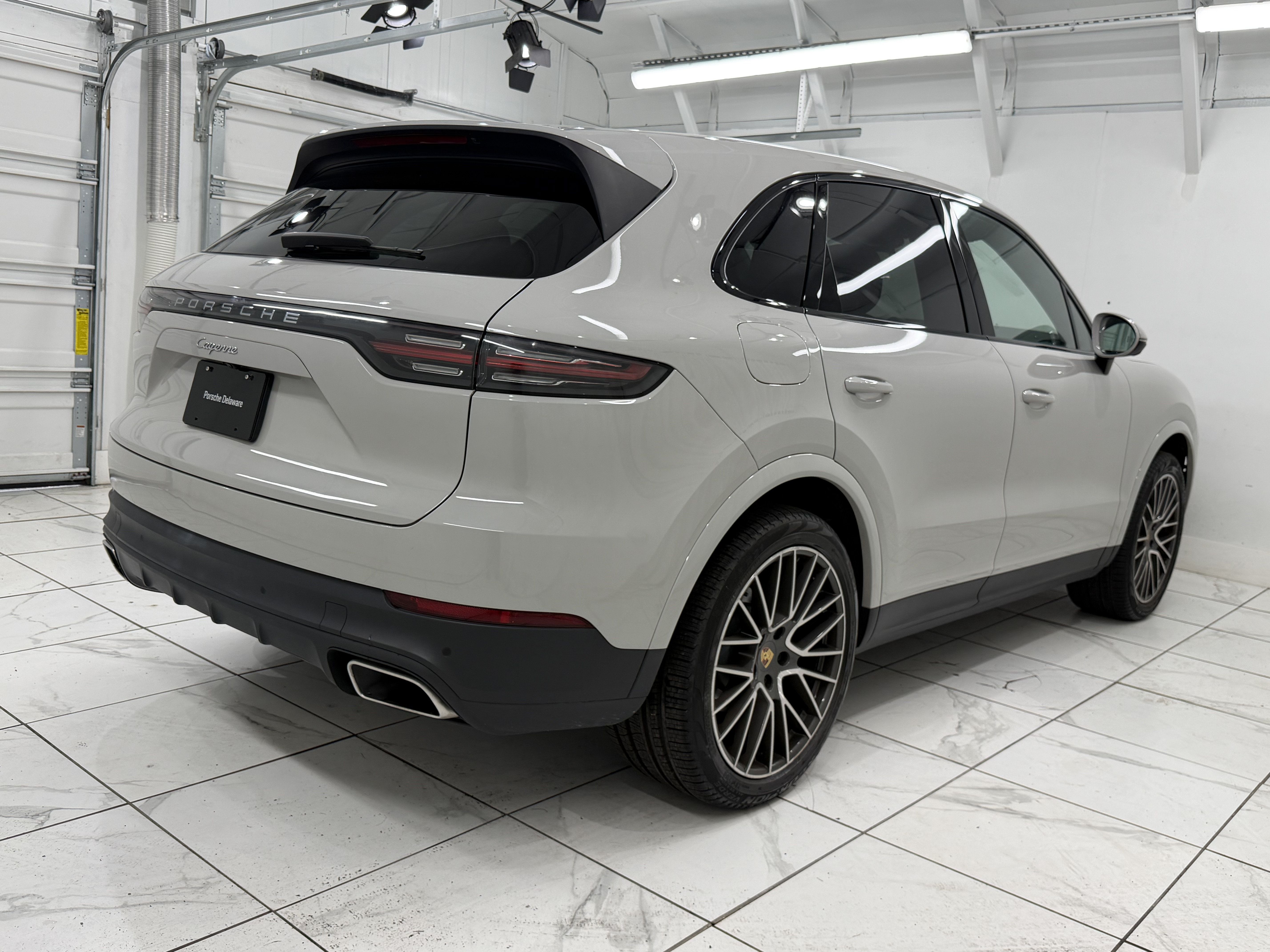 Certified 2023 Porsche Cayenne w/ Premium Package AWD/4WD image 11