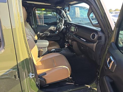 Used 2021 Jeep Wrangler Unlimited Sahara AWD/4WD image 2