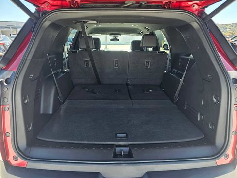 Used 2023 Chevrolet Traverse LT FWD image 16