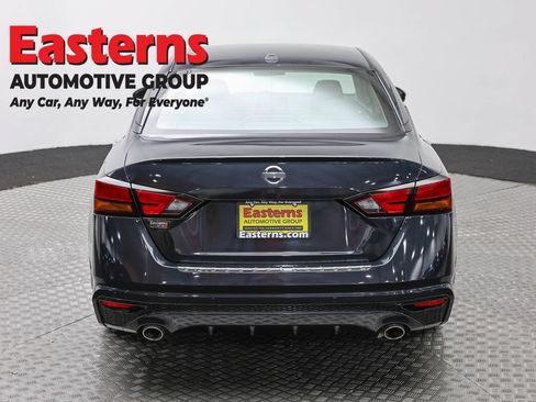 Used 2021 Nissan Altima 2.5 SV w/ SV Premium Package FWD image 6