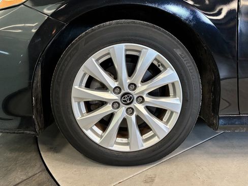 Used 2019 Toyota Camry LE w/ Convenience Package FWD image 24