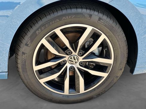 Certified 2025 Volkswagen Jetta SE FWD image 7