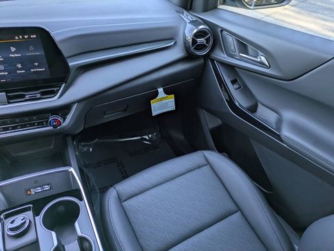 New 2026 Chevrolet Equinox LT w/ Convenience Package II FWD image 19