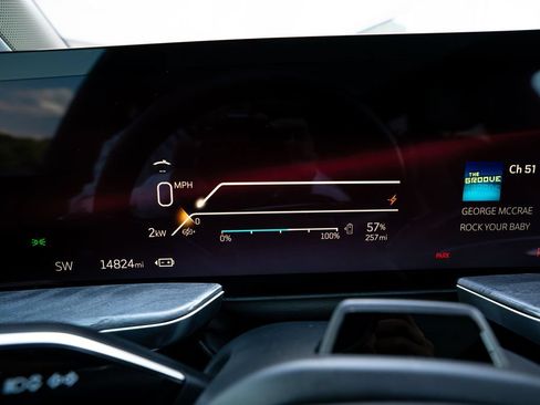 Used 2025 Cadillac Escalade IQ Luxury 2 w/ LPO, Premium Carpet Package AWD/4WD image 36
