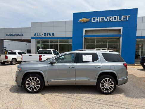 Used 2023 GMC Acadia Denali w/ Denali Ultimate Package FWD image 3