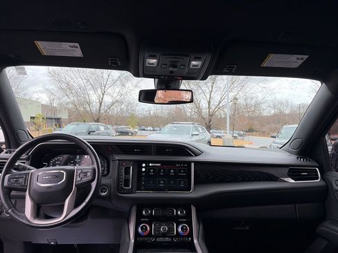 Used 2022 GMC Yukon XL Denali image 29