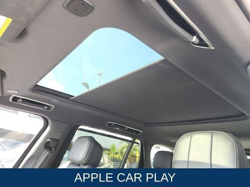 Used 2023 Land Rover Range Rover Long Wheelbase SE image 6