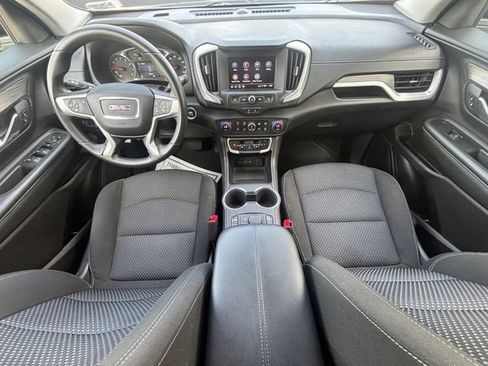 Used 2024 GMC Terrain SLE w/ Driver Convenience Package FWD image 24