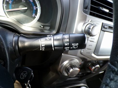 Used 2016 Toyota 4Runner Limited image 19