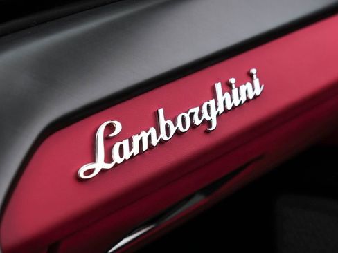 Used 2022 Lamborghini Urus image 34