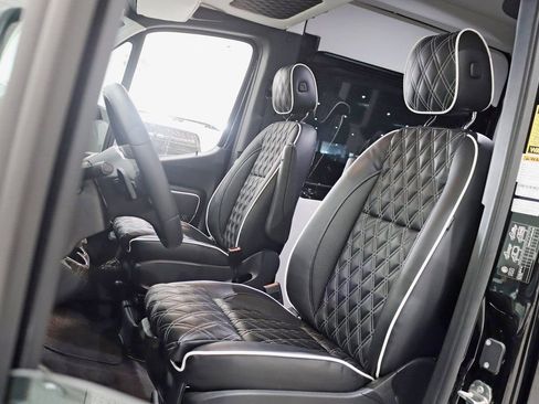 Used 2024 Mercedes-Benz Sprinter 3500 image 24