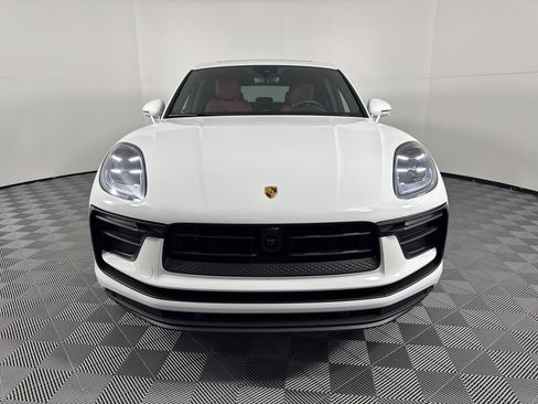Certified 2026 Porsche Macan AWD/4WD image 10
