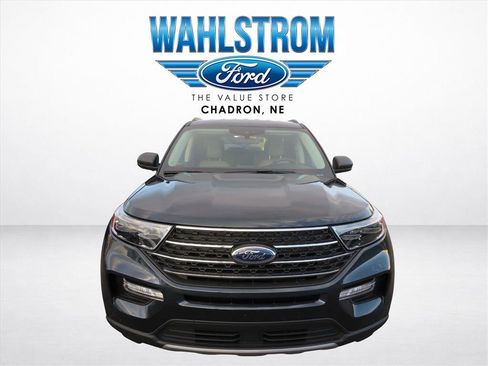 Used 2022 Ford Explorer XLT w/ Equipment Group 202A AWD/4WD image 8