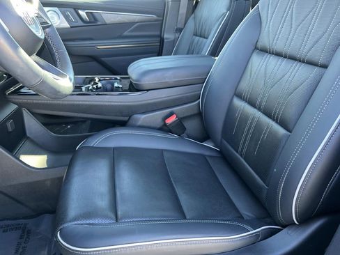 Used 2025 Buick Enclave Avenir w/ Trailering Package, 5000 lbs. image 27