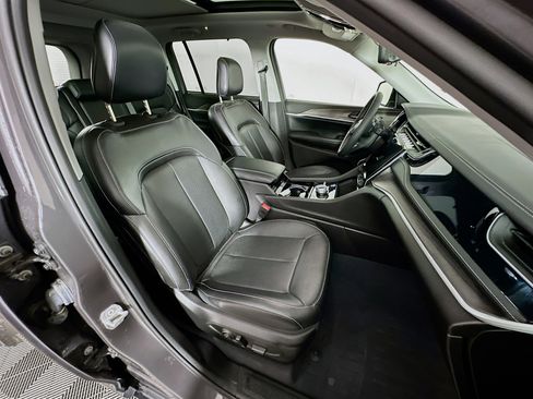 Used 2022 Jeep Grand Cherokee Limited 4xe w/ Luxury Tech Group II image 32