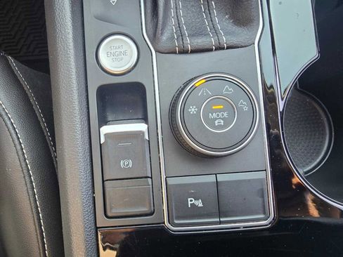 Used 2022 Volkswagen Atlas SE image 14