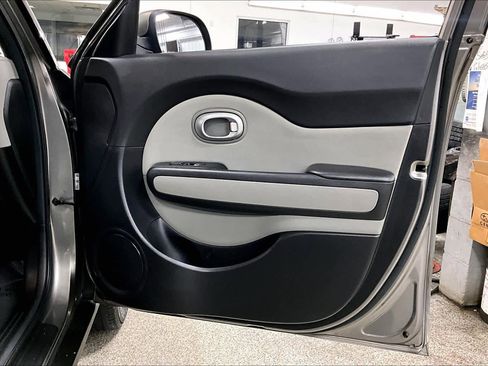 Used 2018 Kia Soul + image 20