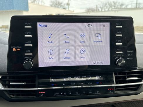 Used 2021 Toyota Sienna XLE image 31