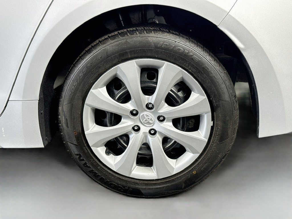 Used 2025 Toyota Corolla LE FWD image 35