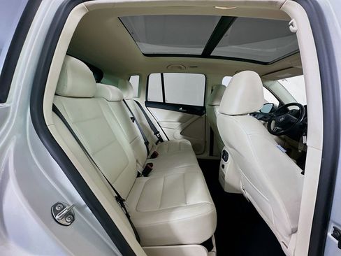 Used 2012 Volkswagen Tiguan S FWD image 27