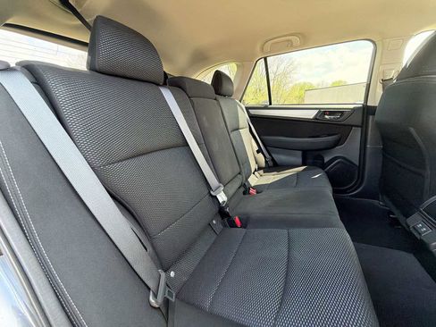 Used 2019 Subaru Outback 2.5i Premium image 17