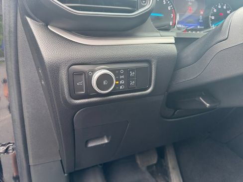 Used 2023 Ford Explorer XLT w/ Equipment Group 202A AWD/4WD image 24